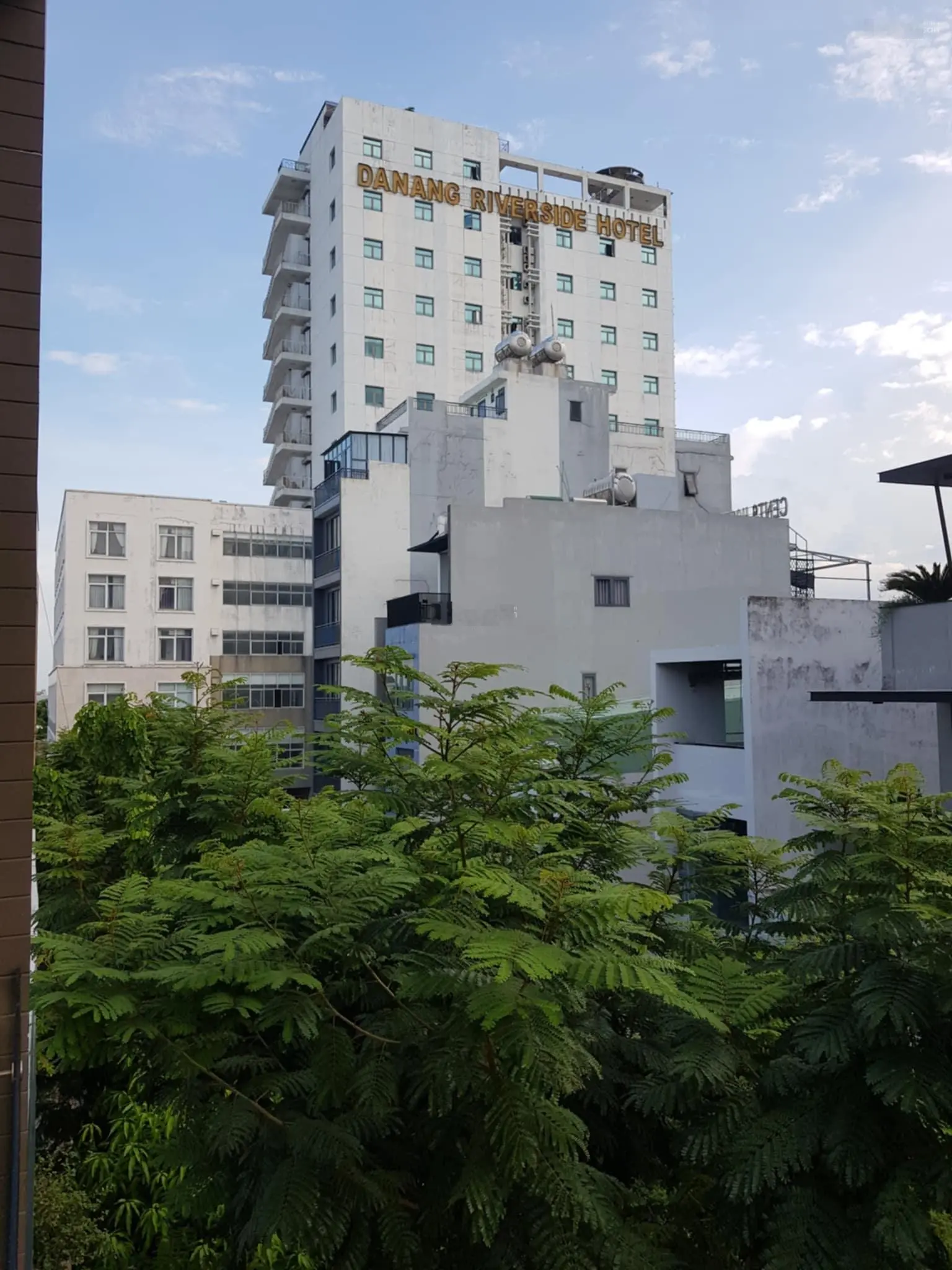 Nhà 4 tầng mặt tiền Cao Bá Quát