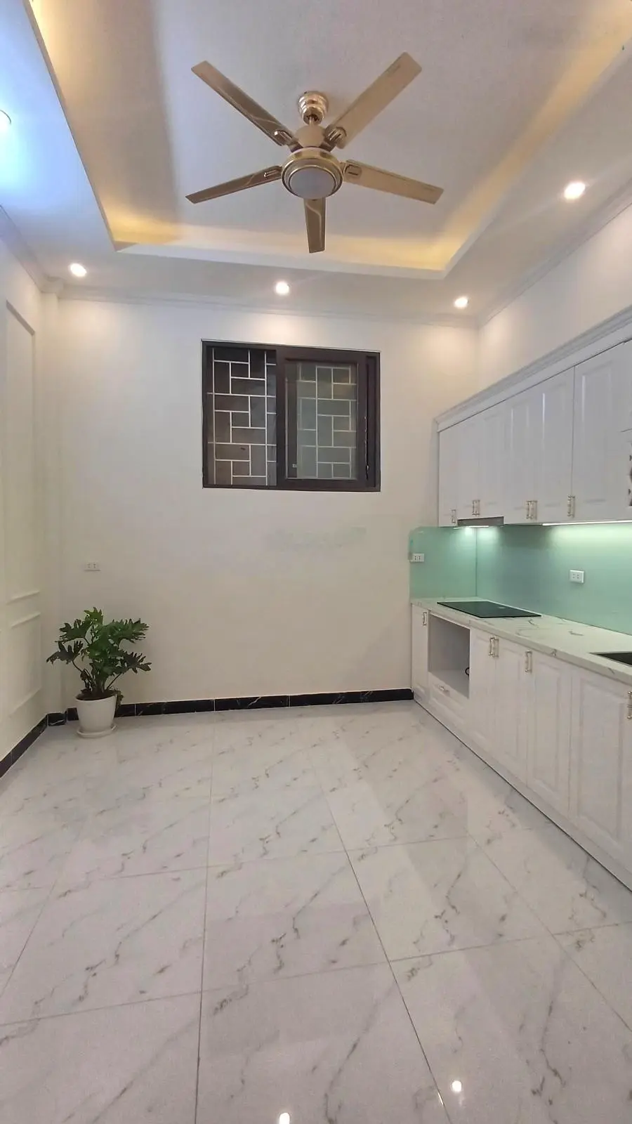 Khương Trung, Thanh Xuân - nhà mới 45m2 - 5 tầng, ô tô đỗ cửa, giá 7,x tỷ, LH 0904 690 ***