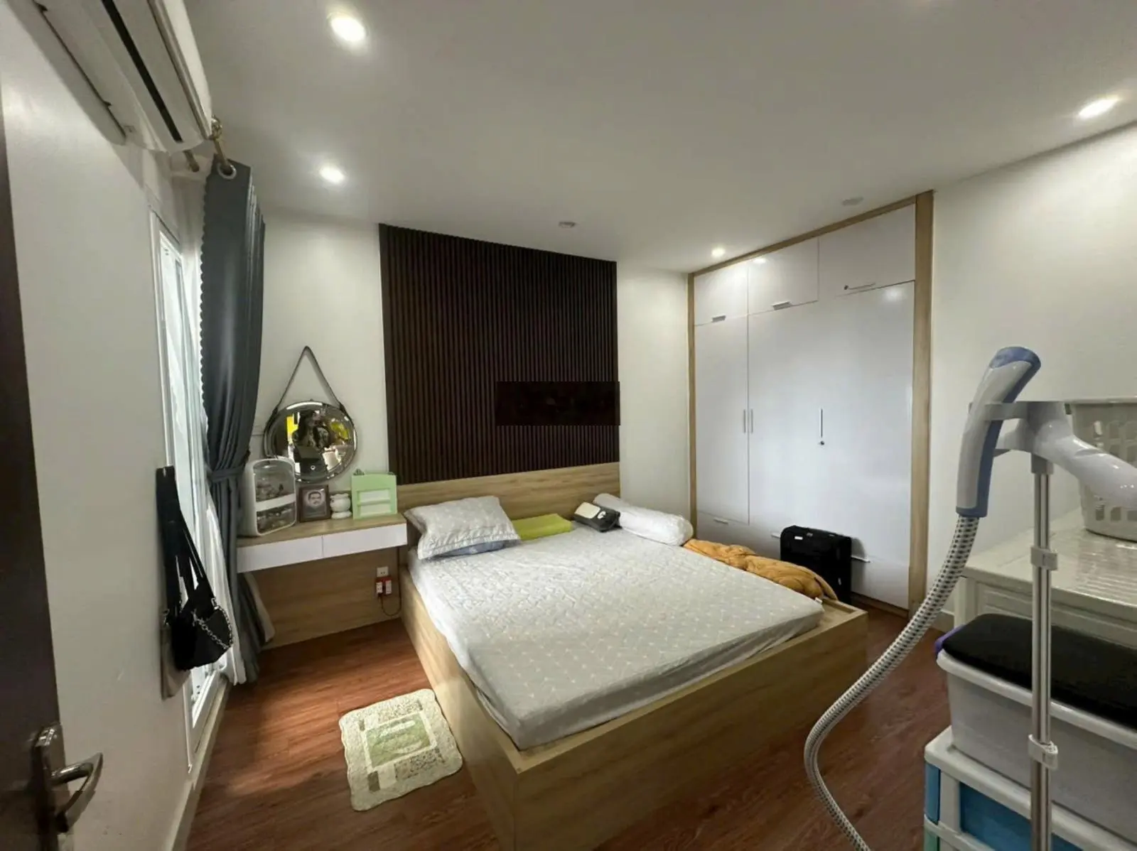 Cần bán gấp căn hộ DIC Phoenix tp Vũng Tàu 2PN view hồ 74m2. Giá: 2,45 tỷ. Lh: Dung 0394 946 ***