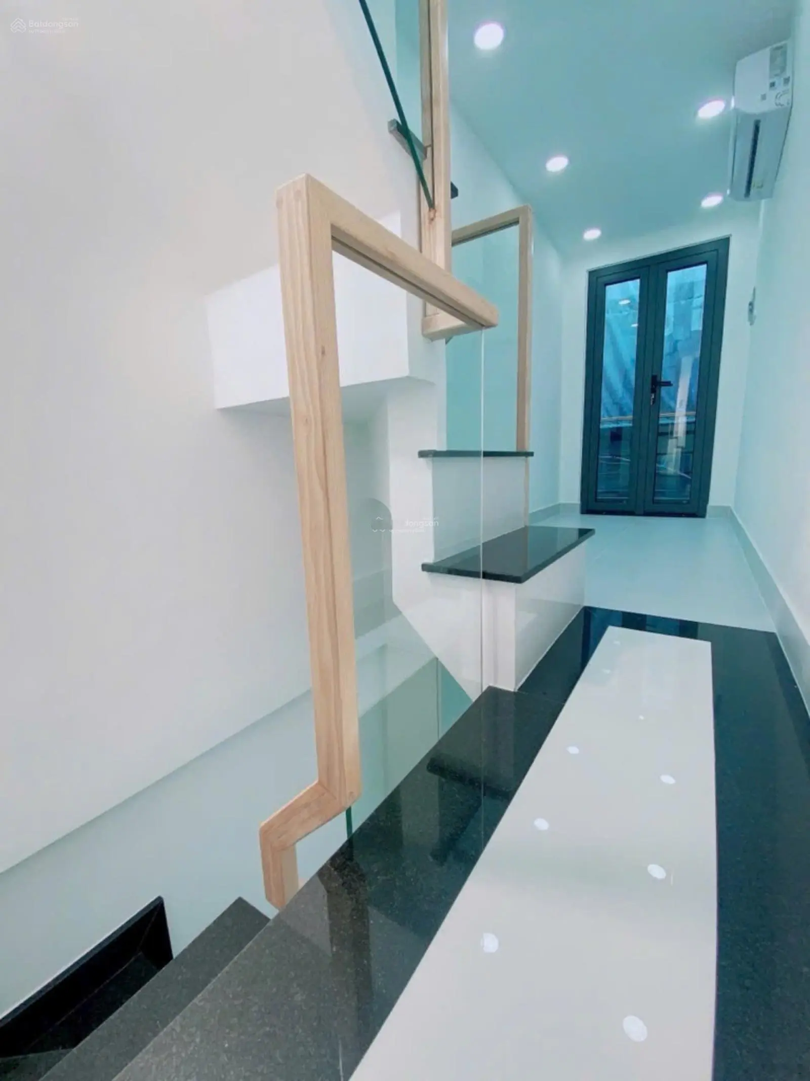 Bán nhà nhỏ phú nhuận dưới 2 tỷ huỳnh văn bánh dtsd 23m2 3 tầng hcđ