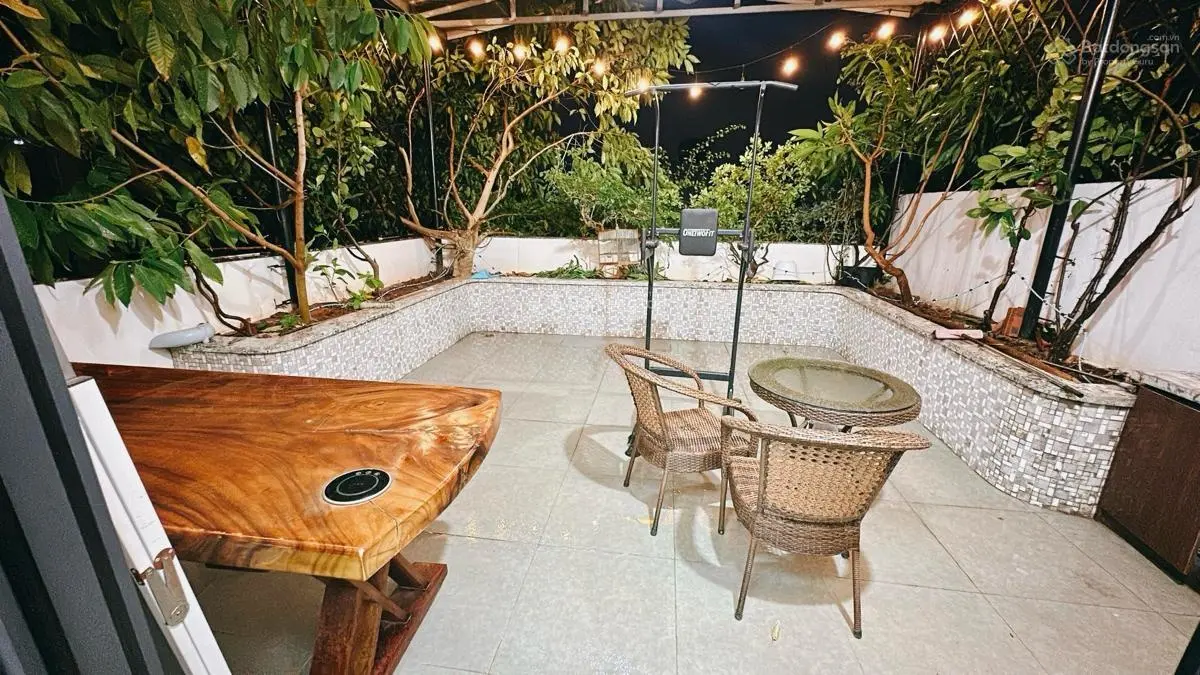 Bác Hùng nhà em cần bán gấp nhà phố Yên Lạc 80m2 6.5 tầng MT 6.1m giá 26.5tỷ, vỉa hè ô tô tránh