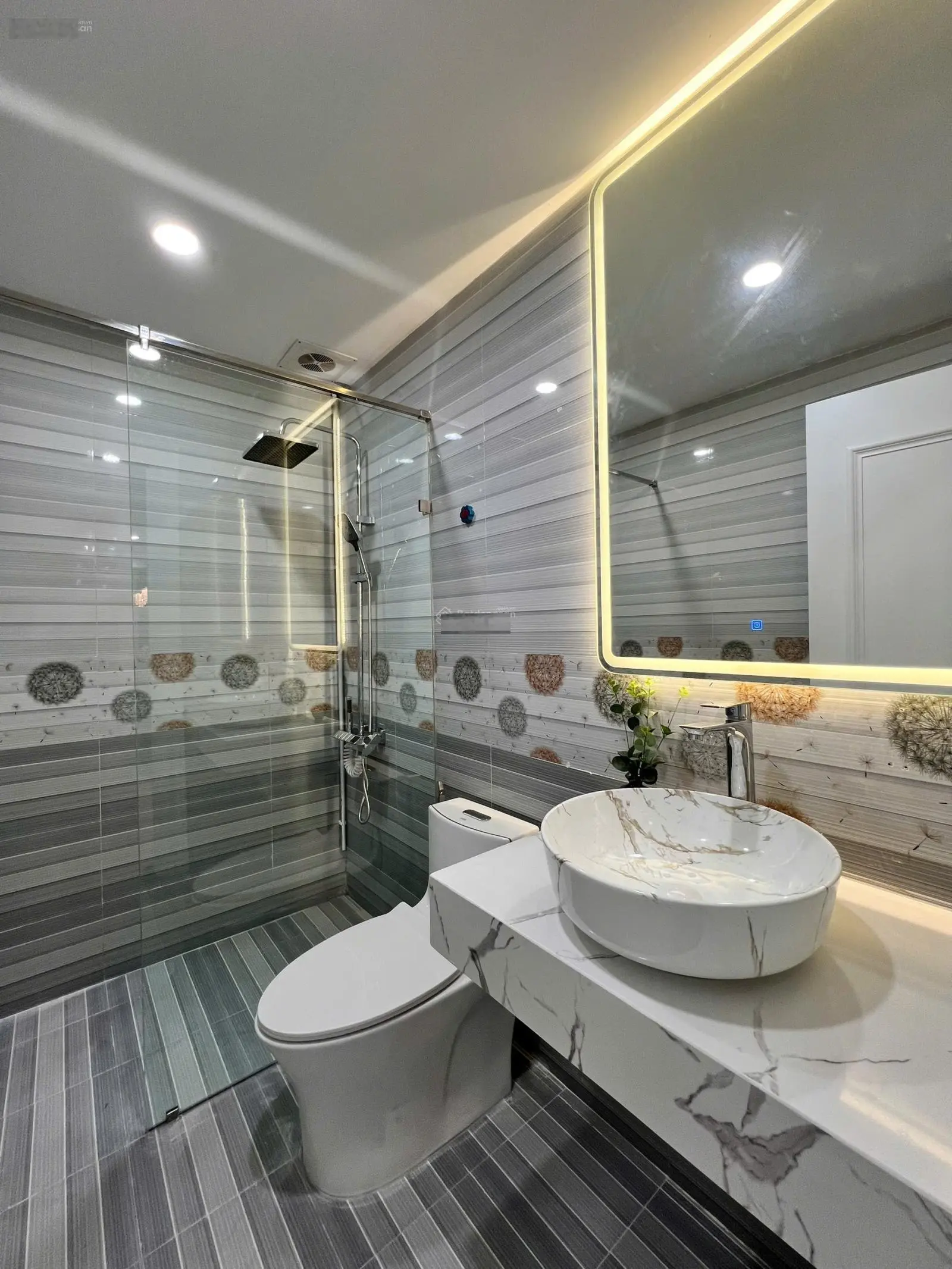 Bán căn hộ 111m2 tại trung yên plaza, giá 7,8 tỷ, 2 pn, pháp lý đầy đủ