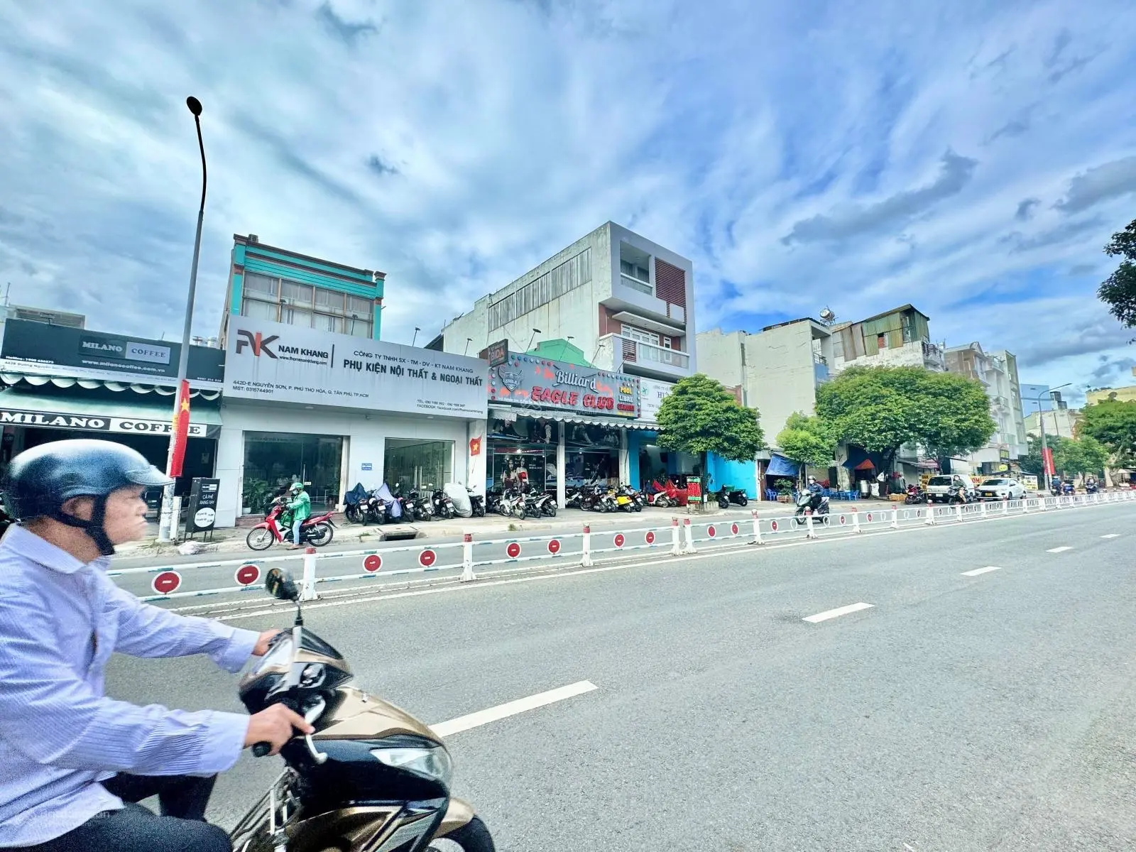 Bán nhà mặt tiền ngay Phạm Văn Đồng Thủ Đức - Giao QL13 12x45m2 CN 517m2 - HĐT 100tr/Tháng - 36 Tỷ