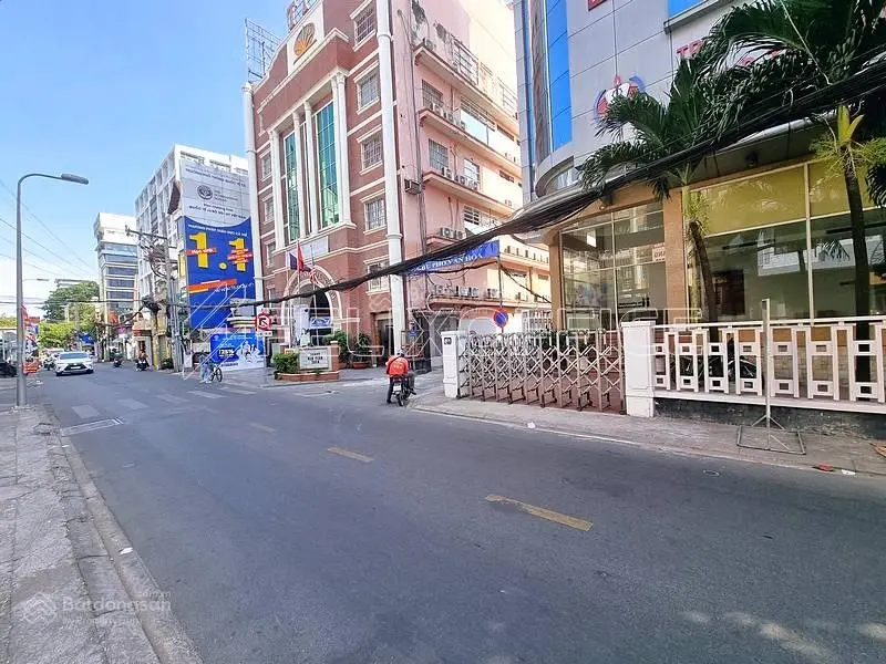 Mặt tiền giá tốt! Chỉ 227tr/m2 MT Nguyễn Trọng Tuyển, PN -5,2x25m, 5 Tầng HĐT: 85tr/th chỉ 22 tỷ