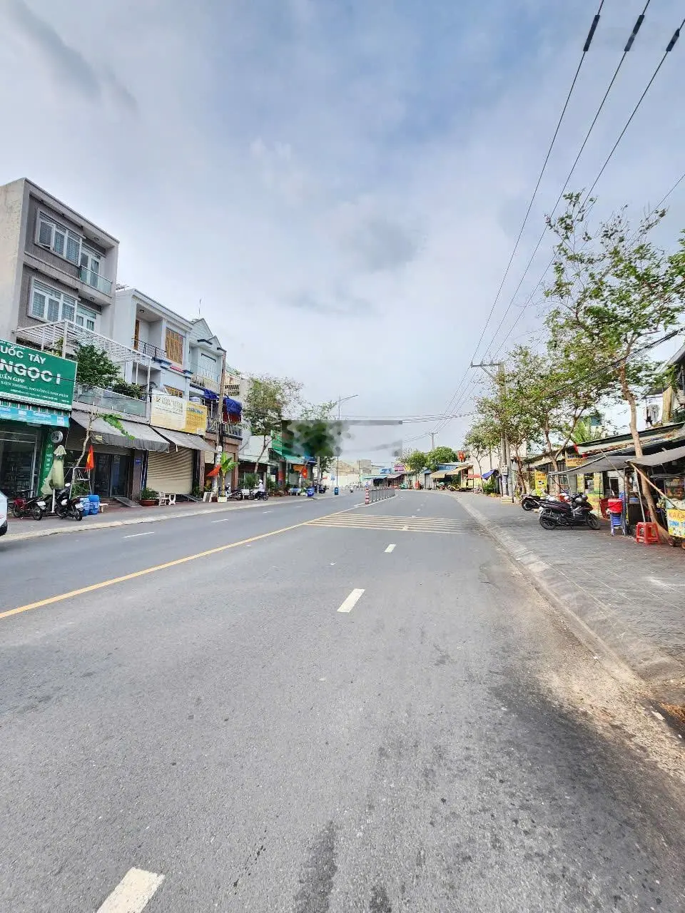 Bán nhà 1 trệt 1 lầu Tum MT đường Hai Bà Trưng buôn bán sầm uất P.đông Hòa Tp Dĩ An