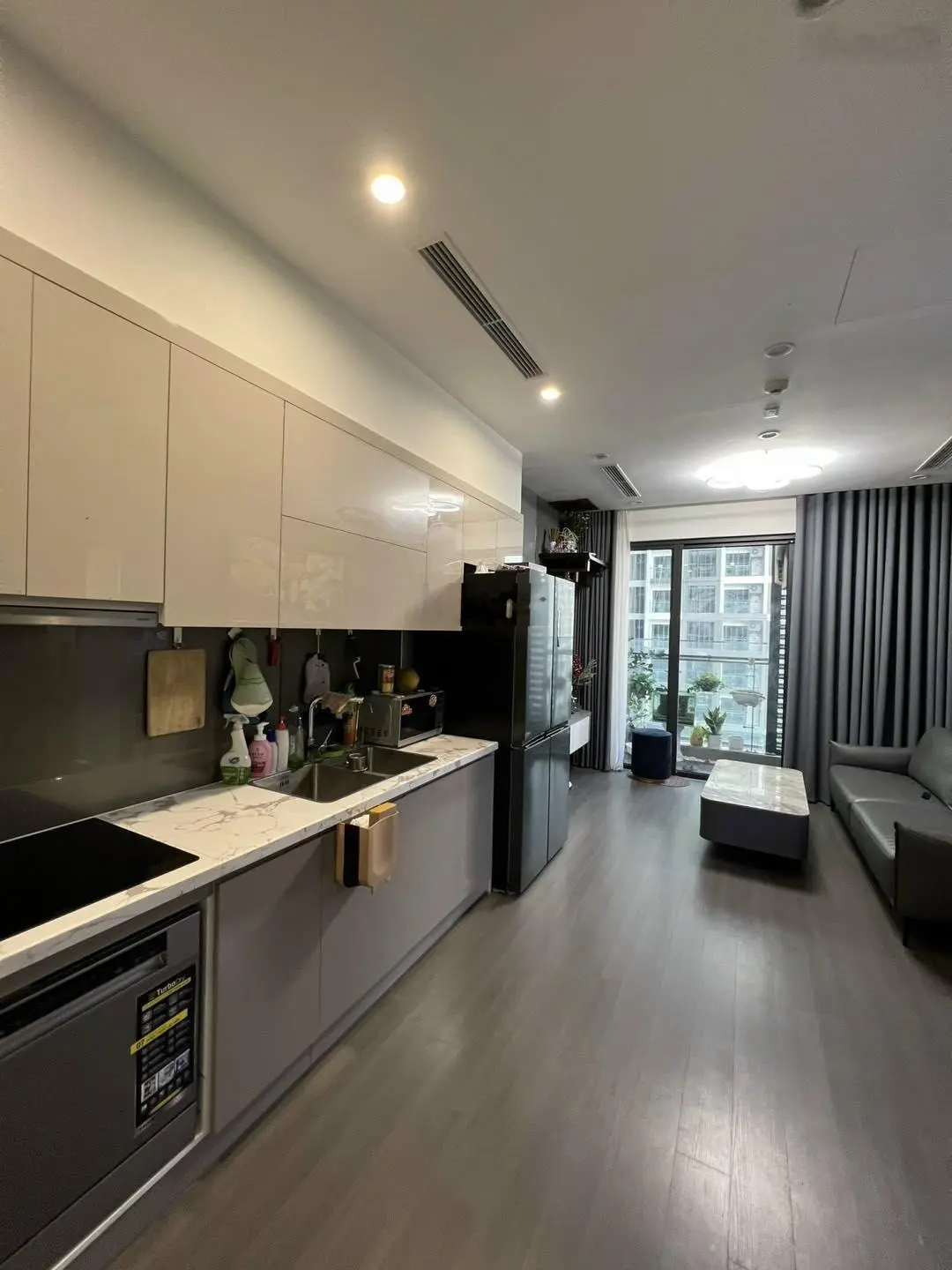 Tin thật 100% Bán căn hộ Tonkin 1 60m2 căn góc 2N 2WC full đồ NT cao cấp. Giá 4 tỷ. LH 0392 969 ***