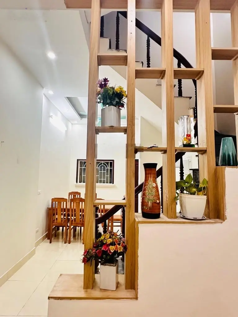Nhà đẹp Mỹ Đình 45m2-3 bước thông ra chợ, Bx, các trường đại học lớn-khu vực sầm uất nhất-nhỉnh 8tỷ