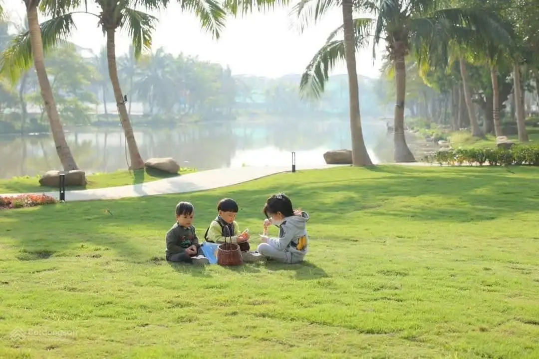 Bán nhà phố khu hệ sinh thái Eco Retreat - Bến Lức, Long An. LH 0903 880 293 Oanh