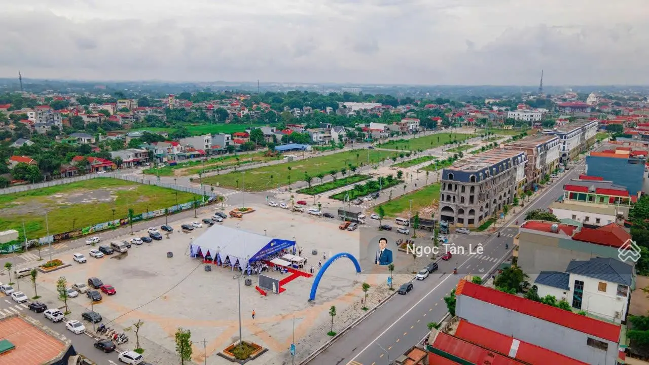 Bán đất biệt thự, trung tâm TP tương lai, dân cư sầm uất, không ép xây dựng.