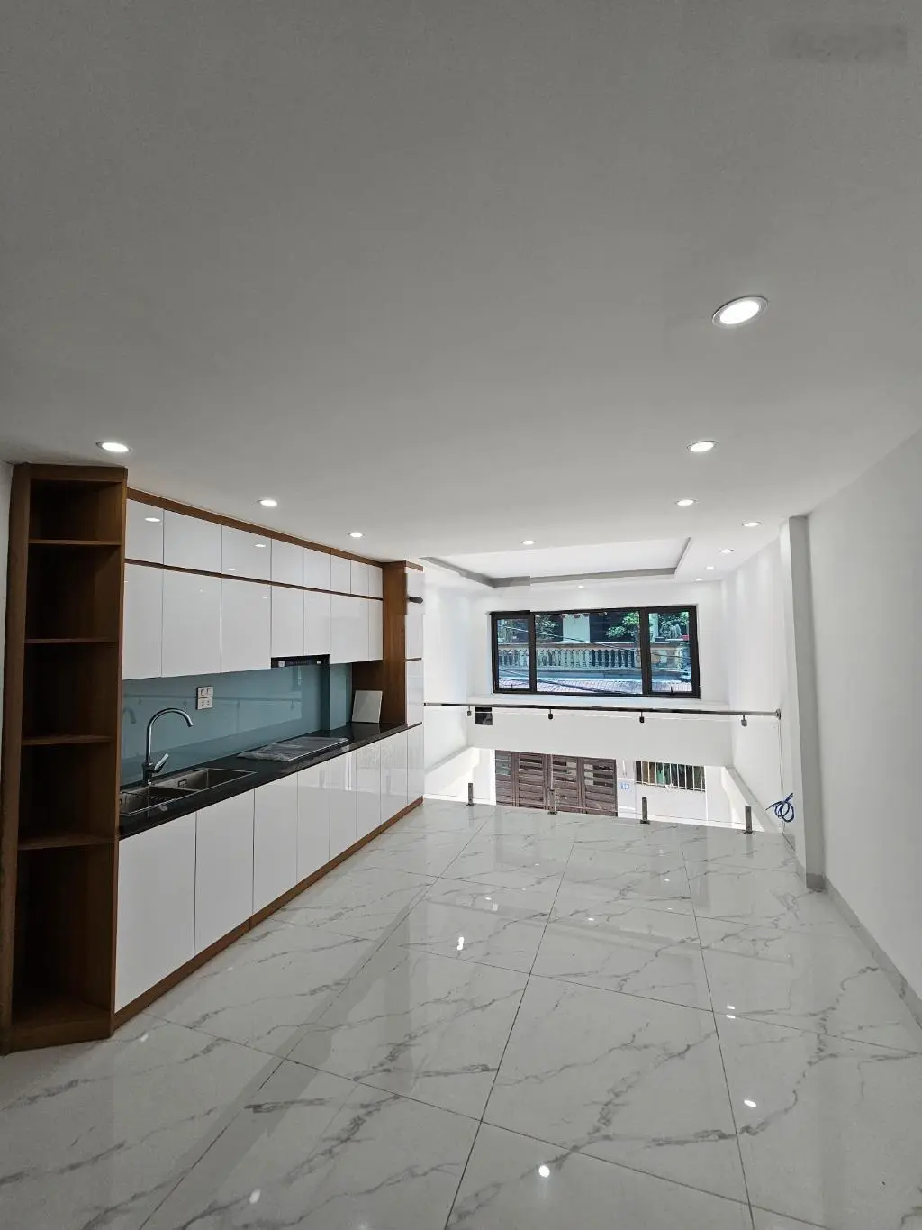 Bán nhà 6 tầng thang máy,lô góc mới đẹp, ô tô 7 chổ vào nhà, dt 50m2 mt 4,5m giá chỉ hơn 9 tỷ