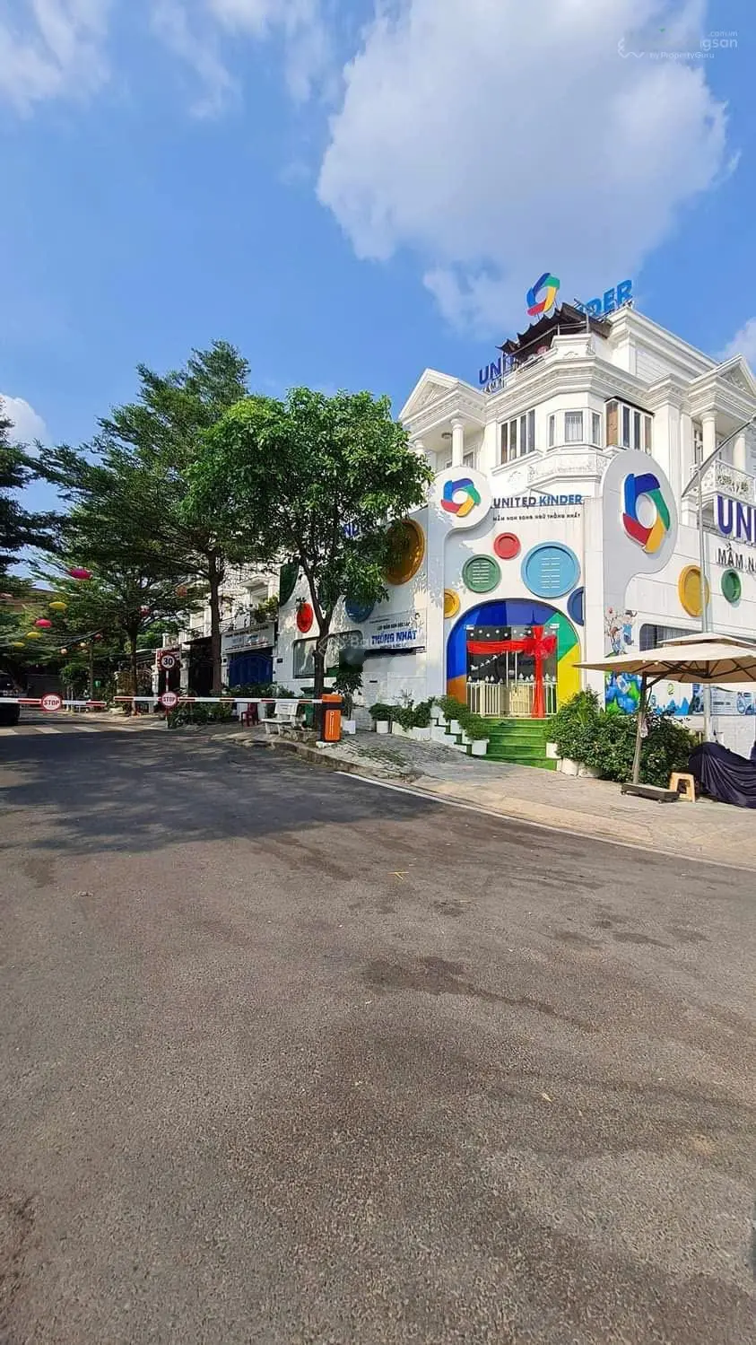 Không có căn so sánh góc 2MT Tân Sơn Nhì - 5x21m NH 6m CN 111m2 - 3 tầng HĐT 42tr/th chỉ 18 tỷ TL