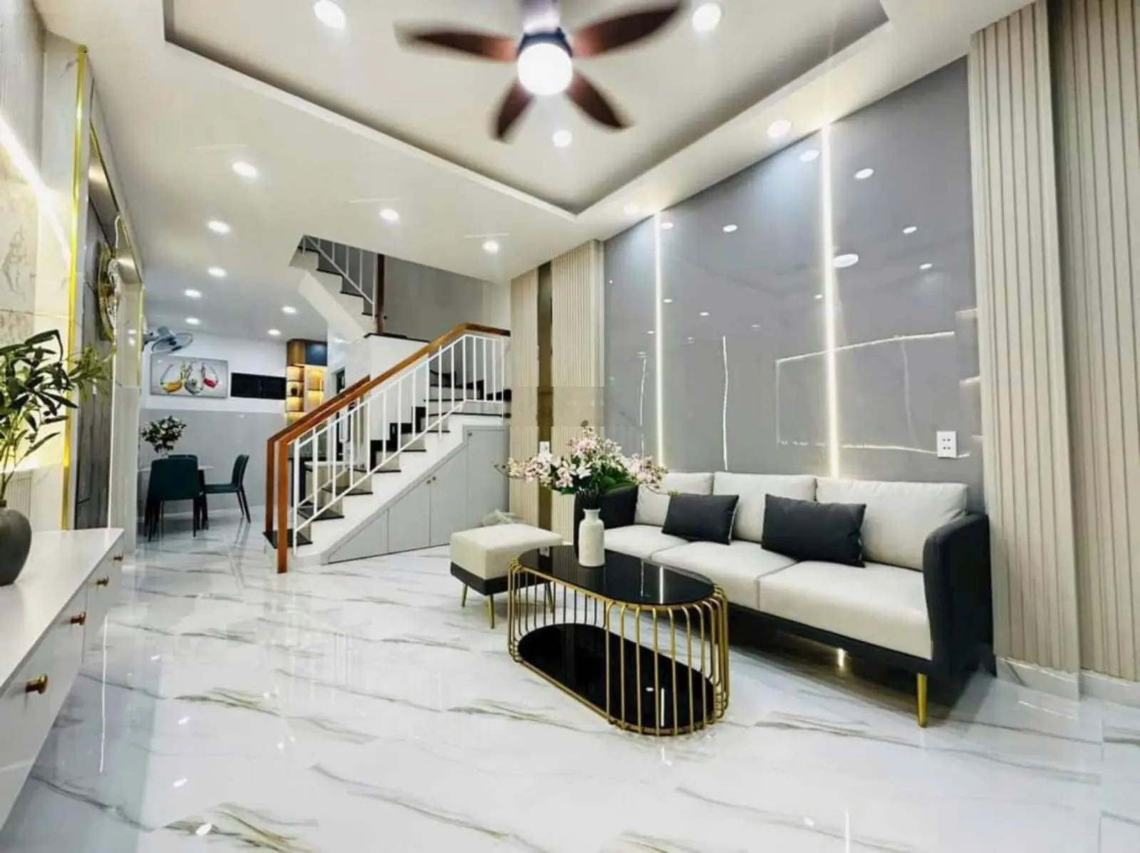 Chủ cần tiền gấp bán nhà Hòa Hảo, Quận 10 - 40,3m2 - 2PN 2WC - LH 0765 539 ***