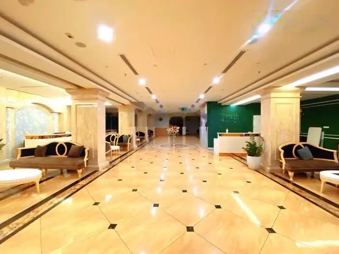 Bán tòa khách sạn 5 sao Nguyễn Thị Định hotel 550m2-9 tầng thang máy-mặt tiền 15m-ôtô tránh-250 tỷ