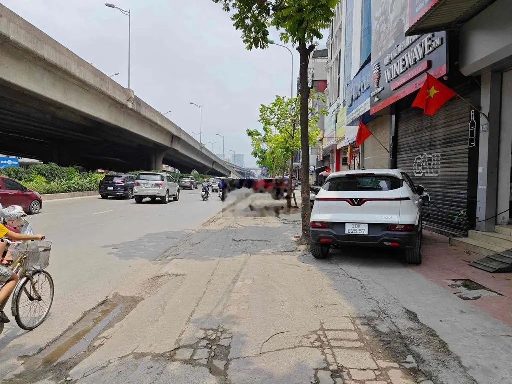 Bán mặt phố Nguyễn Xiển 60m 7 tàng 4mt 20 tỷ hạ sốc vỉa hè phố