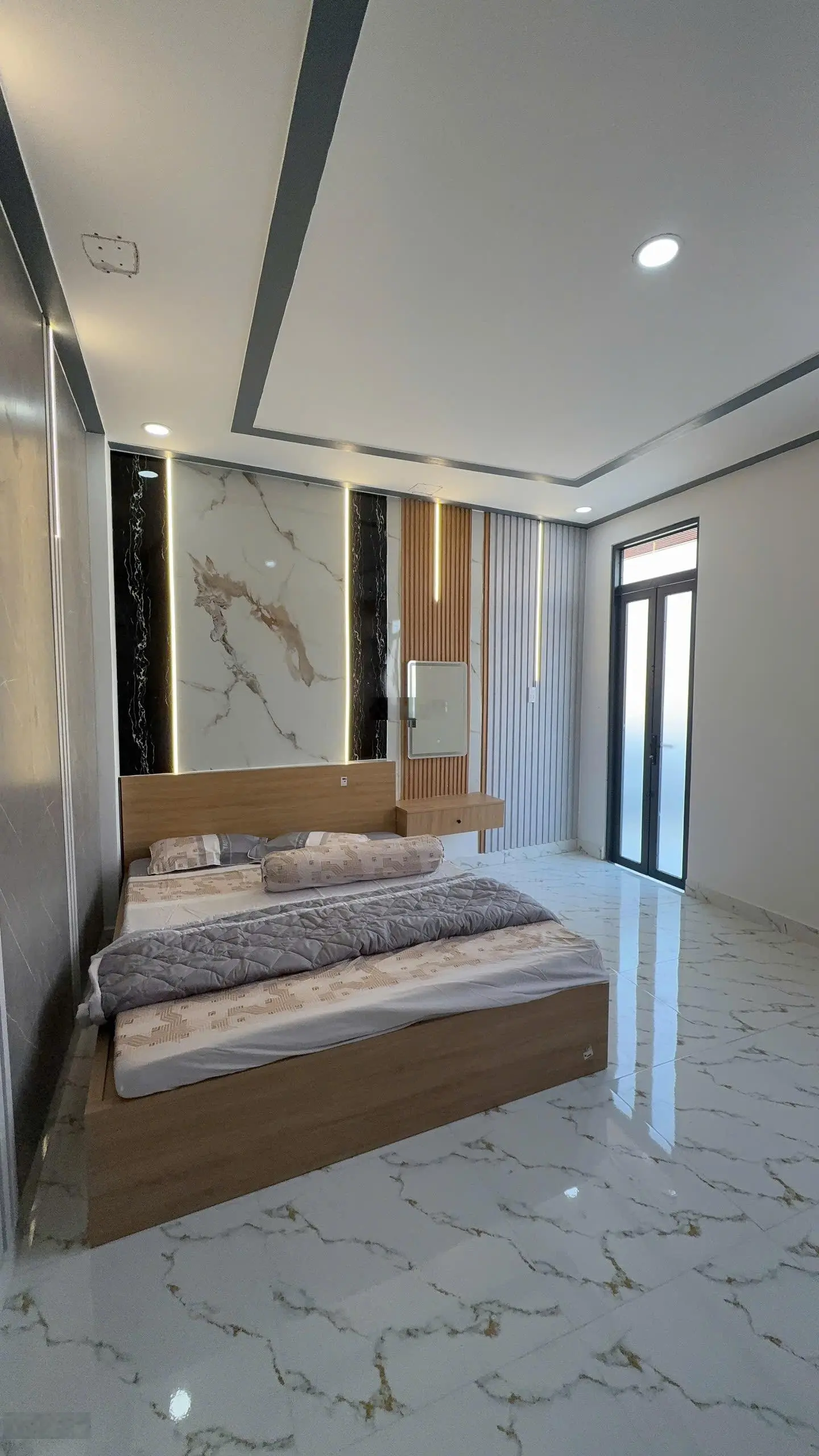 Siêu phẩm mới ra - mua nhà tặng luôn bộ nội thất cao cấp combo có sẵn luôn trong nhà giá bán:650tr