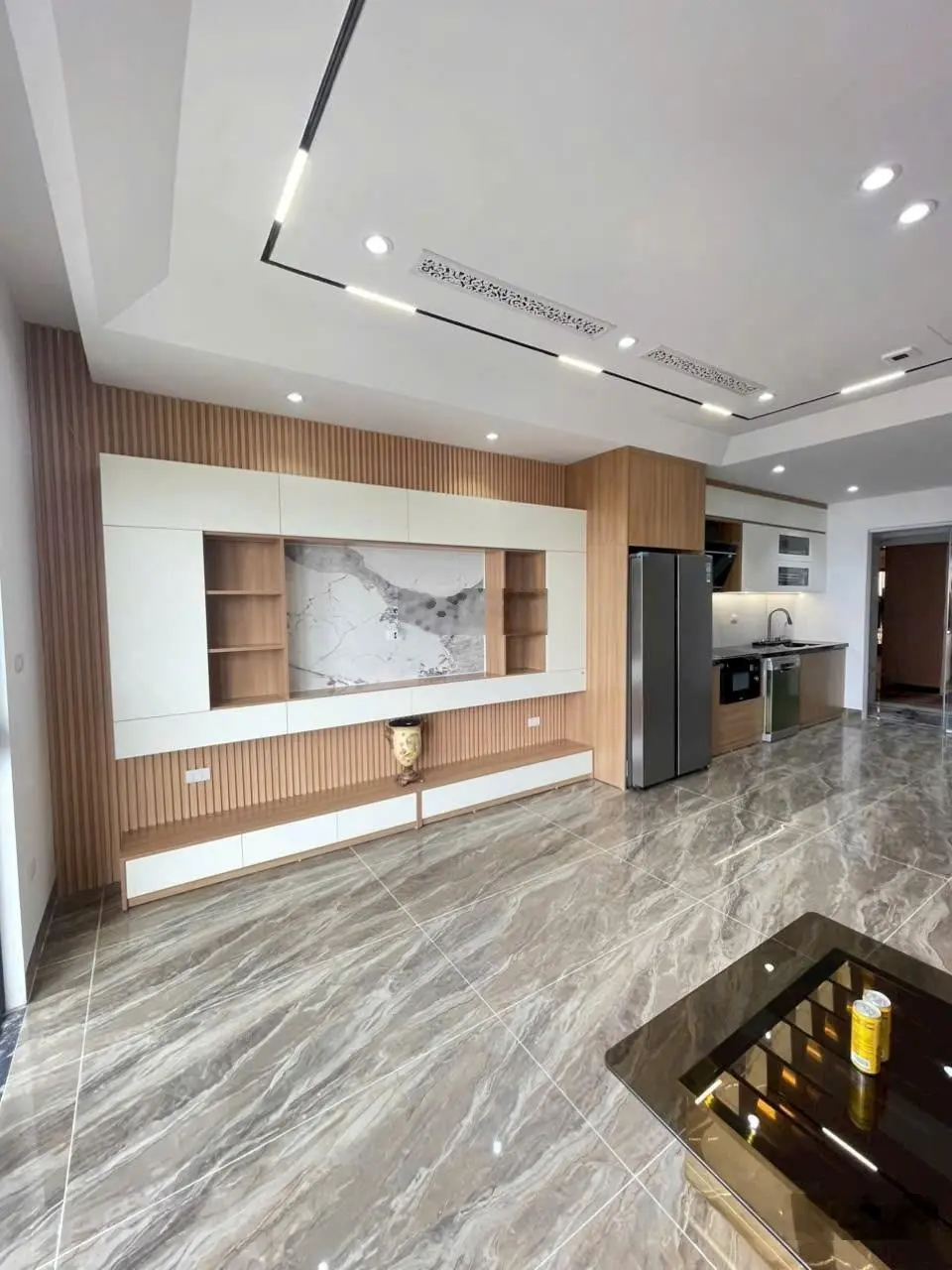 Cực phẩm, Bán tòa nhà Phố Tư Đình, Long Biên. Gara,thang máy, Vỉa hè, Kinh Doanh. DT56x5m. 16.8 tỷ