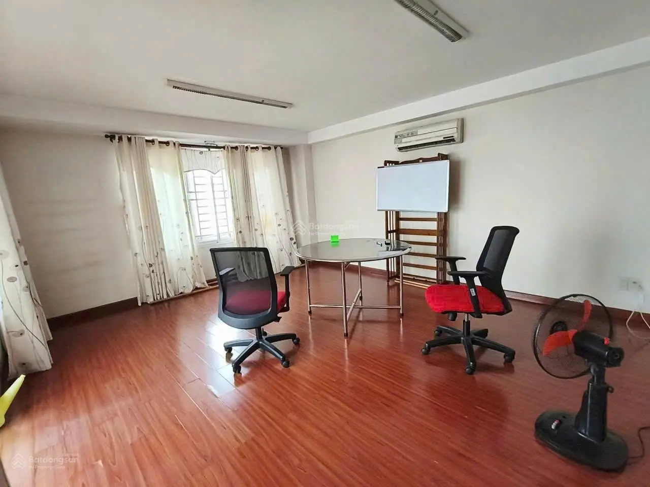 Chị bán gấp biệt thự Kiều Đàm N 9x27m, 3 tầng, 21,5 tỷ, Trần Xuân Soạn, P. Tân Hưng, Q7