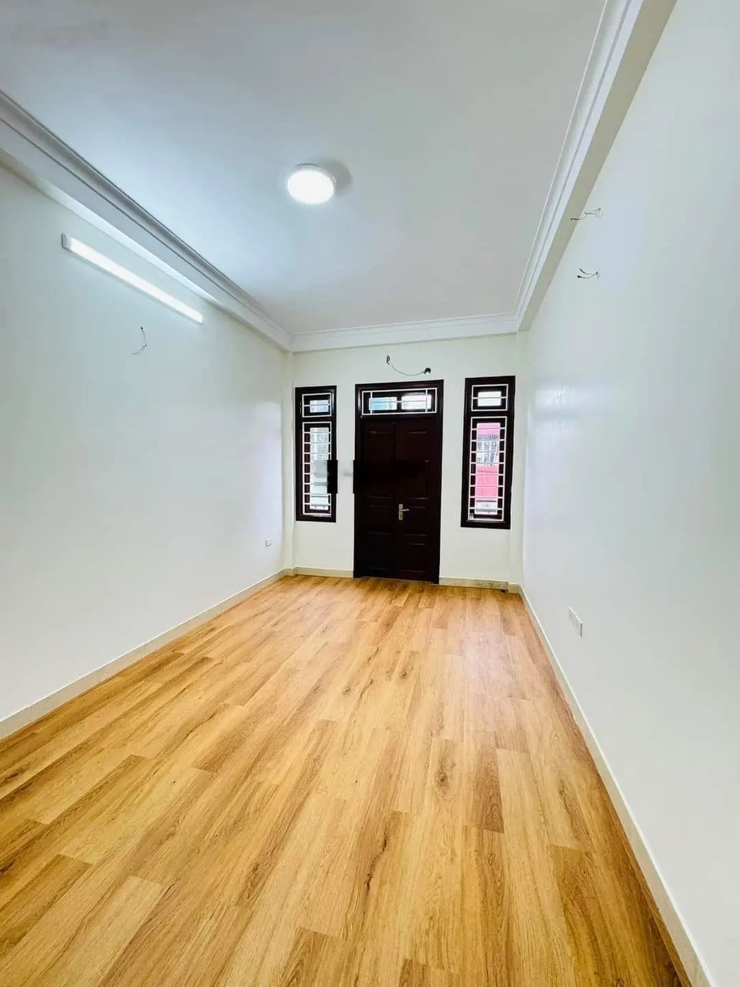 Chính chủ bán nhà Hai Bà Trưng, DT 40m2, nhỉnh 7 tỷ, ô tô đỗ cửa, ô tô vào nhà, lô góc, ngõ thông