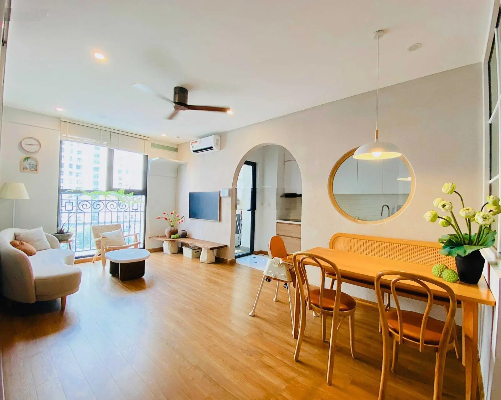 Chủ nhà tin tưởng gửi em Huế bán nhanh trong tháng căn 4N view thoáng tại CT8 The Emerald giá 8 tỷ