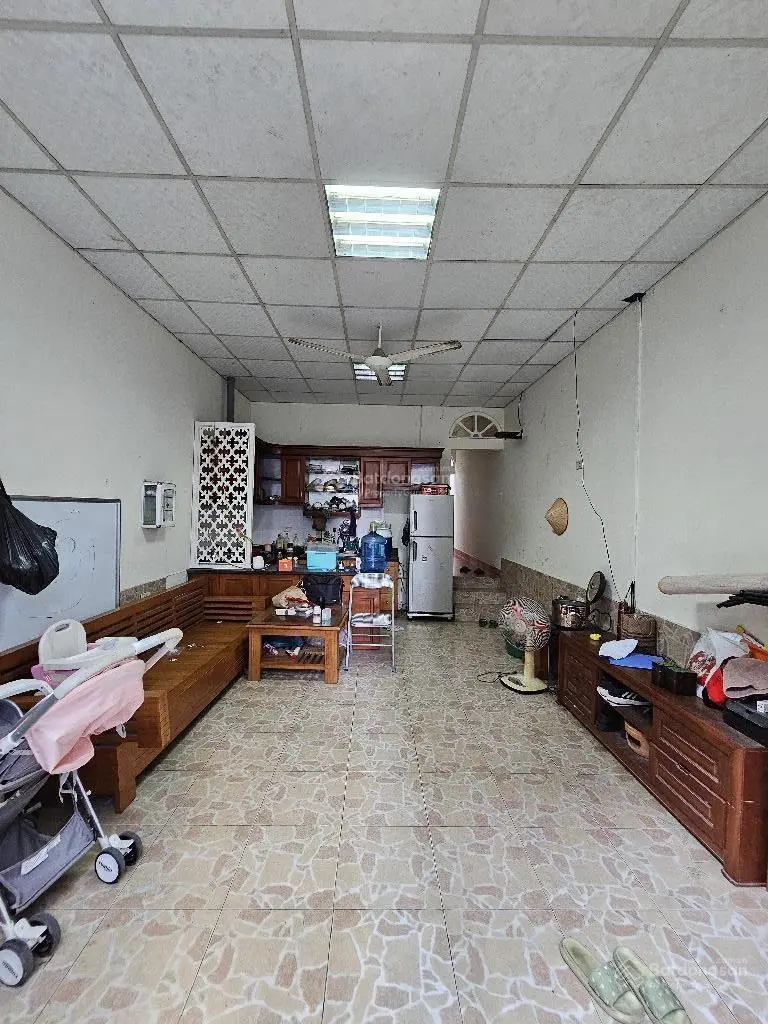 Bán đất 67m2, tặng nhà cấp 4, đủ công năng, phố Giang Biên, Long Biên