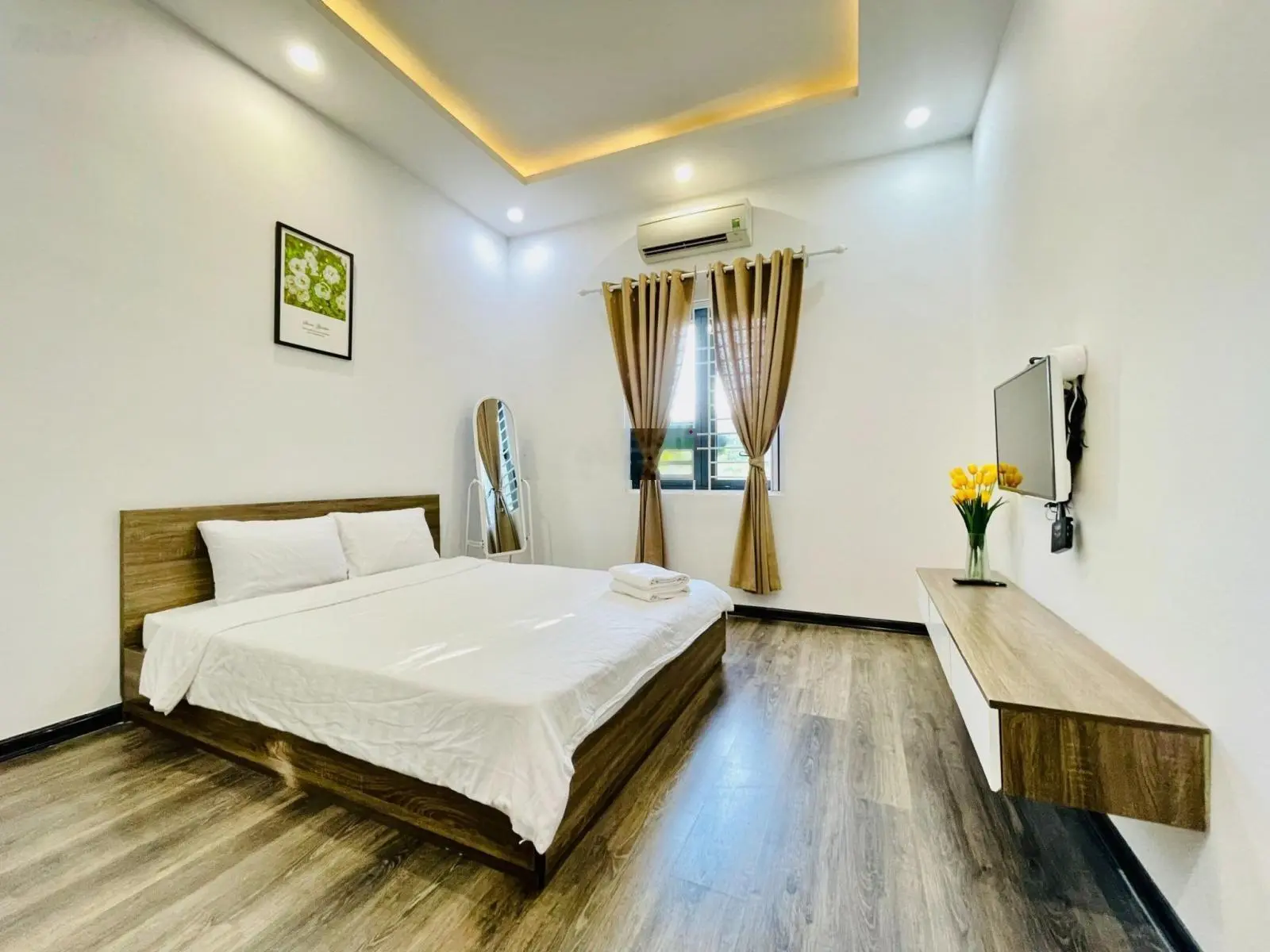 Bán nhà 3 tầng đẹp hiện đại, khu biển Phạm Văn Đồng, Sơn Trà