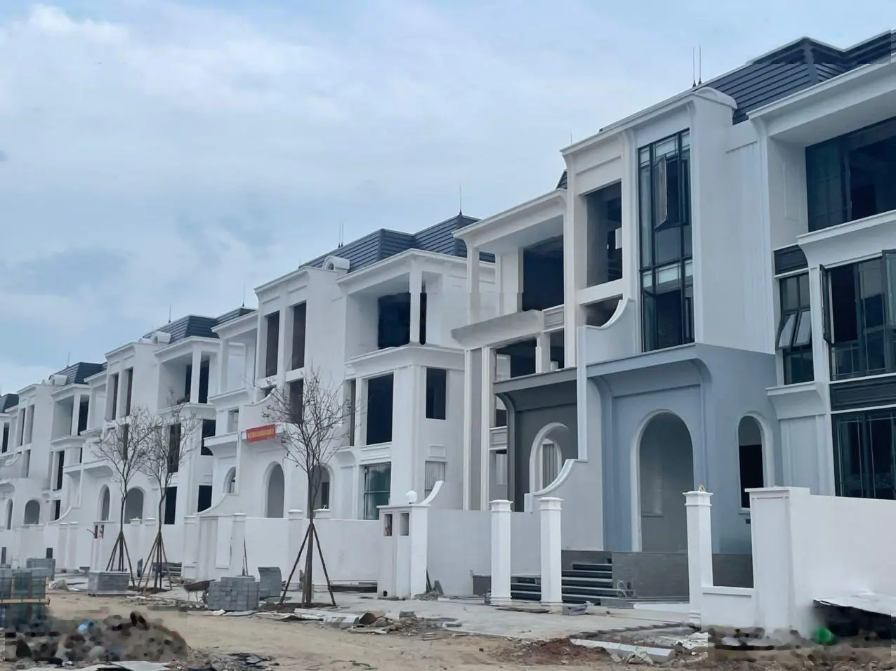 Suất ngoại giao giá gốc: 260tr/m2 - dự án là Eden Residences Ciputra
