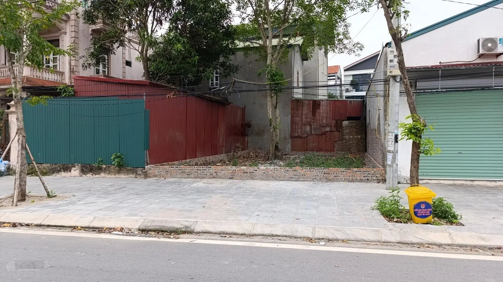 Cần bán nhanh 100m2, mặt tiền 5.5m, nở hậu, đường rộng 4 ô tô tránh, vỉa hè sạch bóng