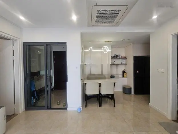 |Vinhomes D'capitale| CHÍNH CHỦ GỬI BÁN căn 2N - C6 - 70m2 - Đông tứ mệnh - tặng nội thất - 5.x tỷ