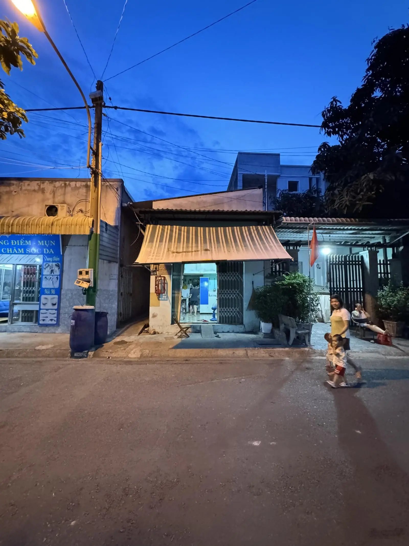 Kẹt vốn kinh doanh giảm 200tr bán nhanh dãy trọ 8 phòng 110m2 ngay Chợ Đồng An 3 KCN VSIP