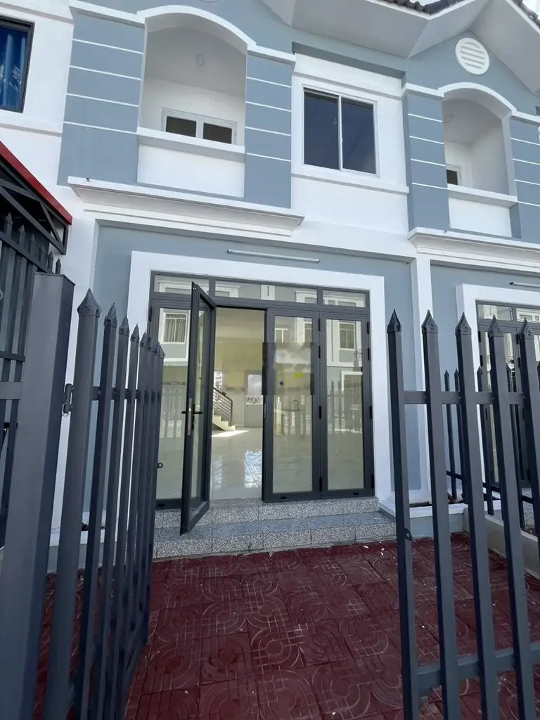 Nhà hướng Đông Bắc - nắng sáng - cách đường Nguyễn Tấn Liềng 50m