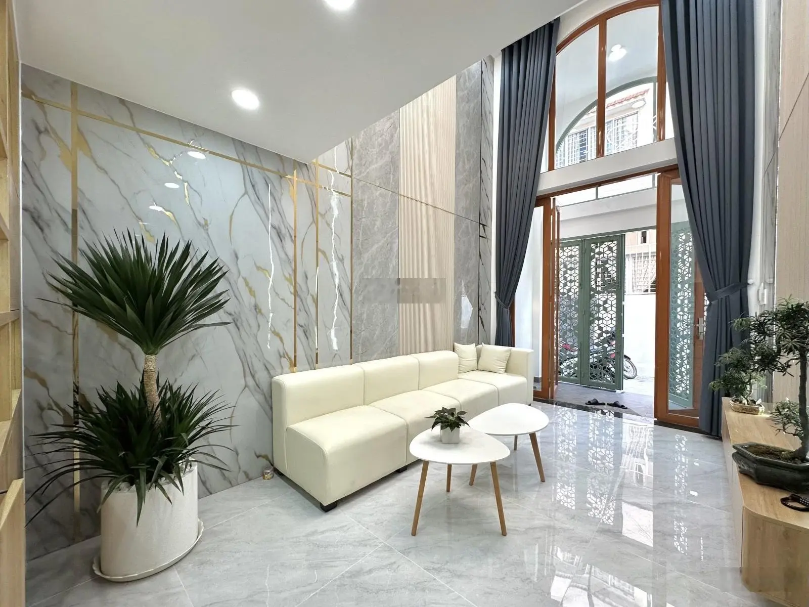 Bán nhà đẹp có thiết kế hiện đại, full nội thất trên đường Bạch Đằng, phường 24, Bình Thạnh.