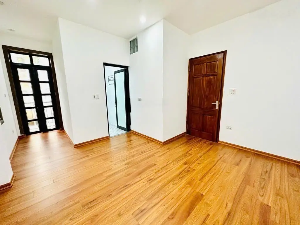 Cần bán nhà riêng âu cơ nghi tàm, ngõ ô tô, 5 tầng thang máy với dt80m2.