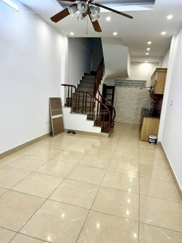 Bán nhà Láng, Đống Đa: 42m, 4 tầng, mặt tiền 3,6m giá chỉ 12 tỷ. Vừa ở vừa kinh doanh đỉnh.