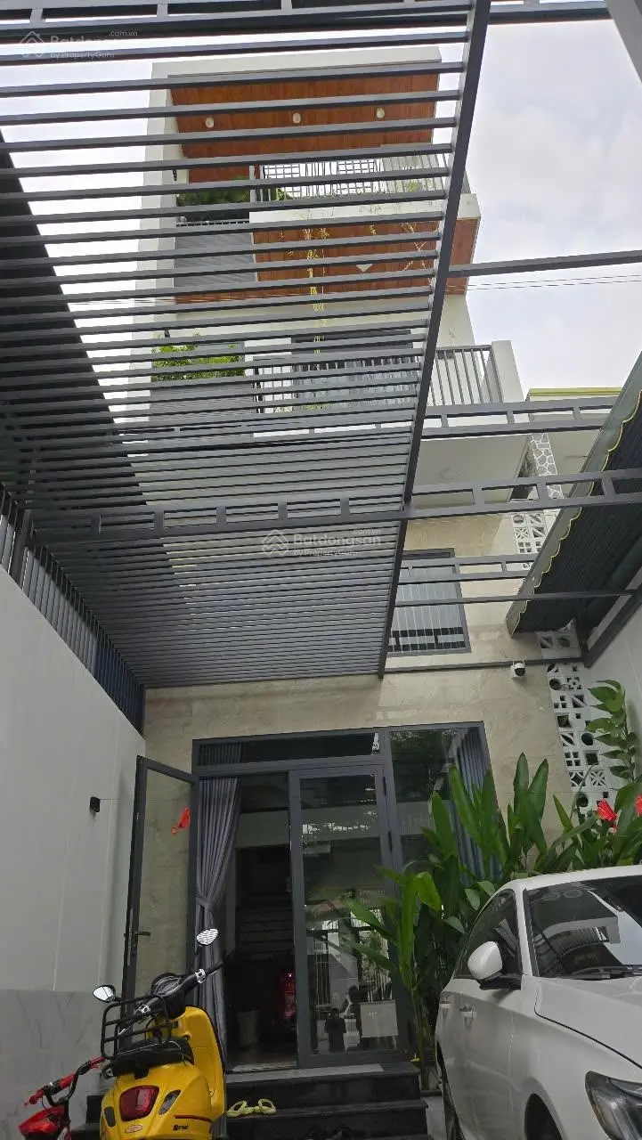 Giá sốc chỉ hơn 90tr/m2 cho căn nhà 3 tầng 140m2 nội thất xịn xò, MTKD sát Đỗ Xuân Hợp