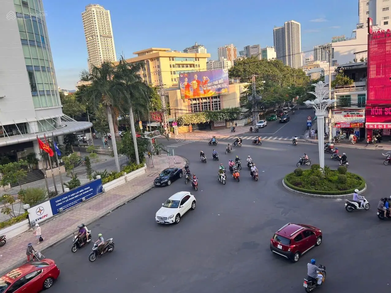 Bán nhà ngay vòng xoay đường Quang Trung, Tp Nha Trang