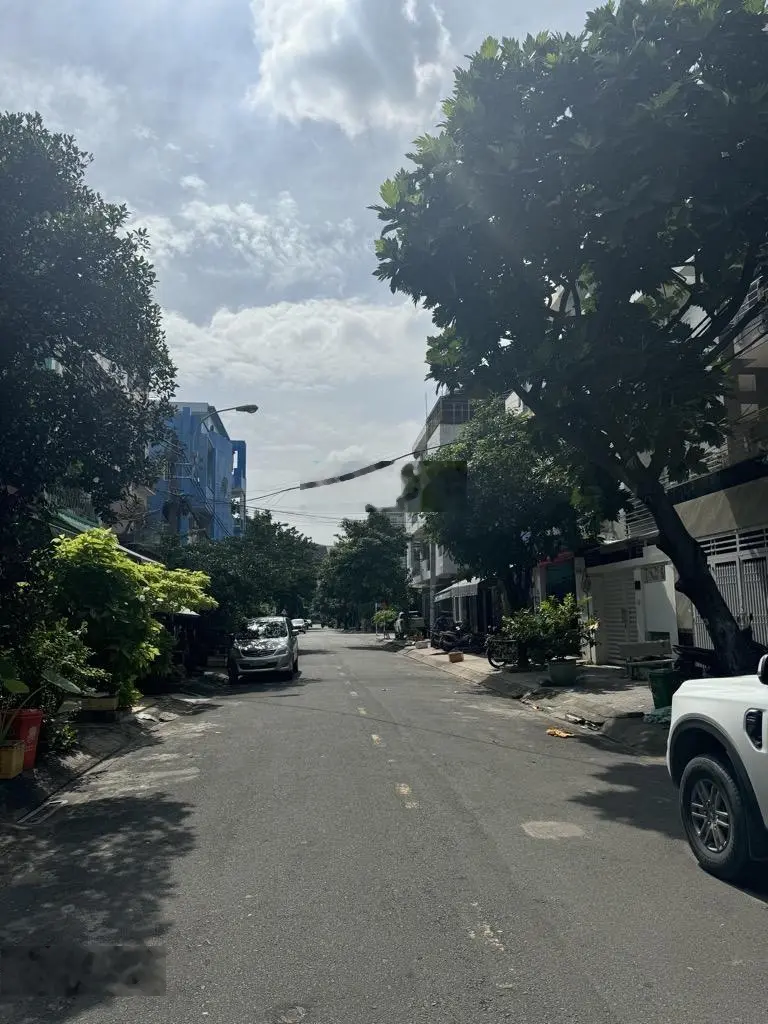 Bán nhà mặt tiền đường ngay khu tên lửa, 11,9 tỷ vnd, 90m2 view công viên nhiều tiện ích