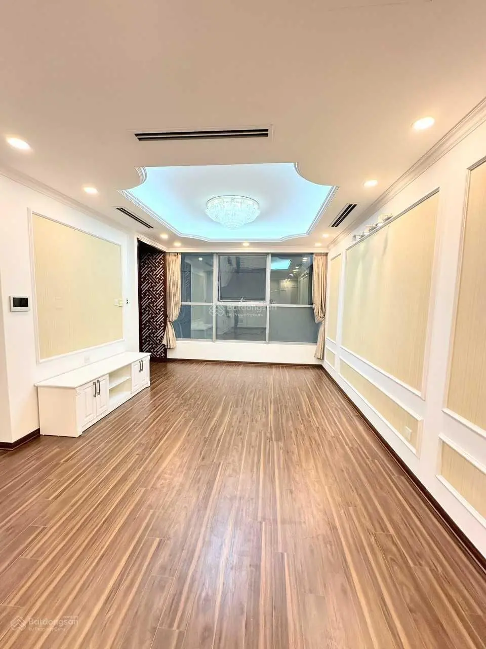 Bán gấp căn hộ chung cư M3M4 Nguyễn Chí Thanh 3PN 2WC DT: 130m2 giá 6.5 tỷ LH: E Hoà 0917 495 ***