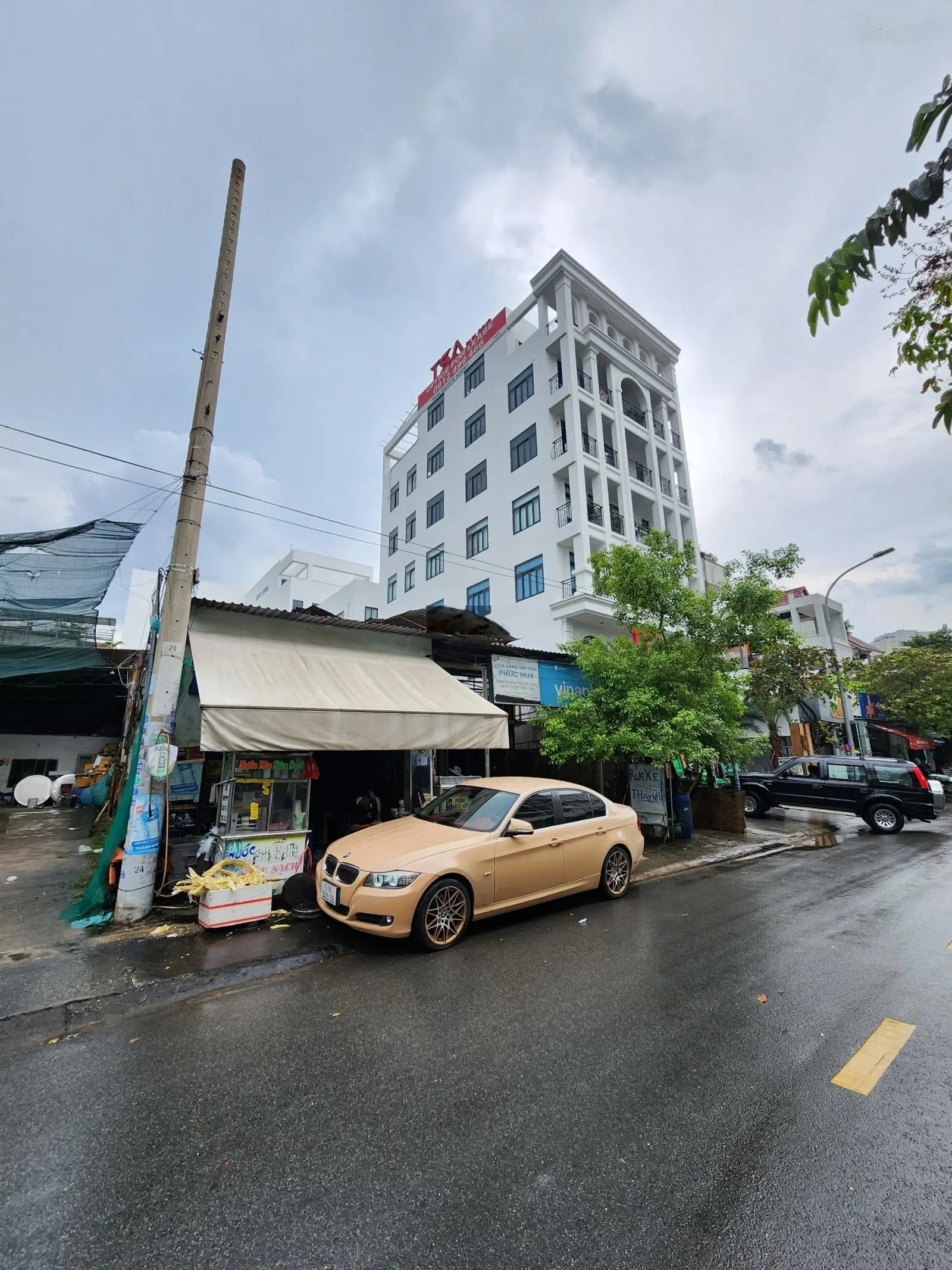Bán nhà đường Quốc Hương, đoạn đẹp xây cao tầng, 363.5m2, giá 80 tỷ