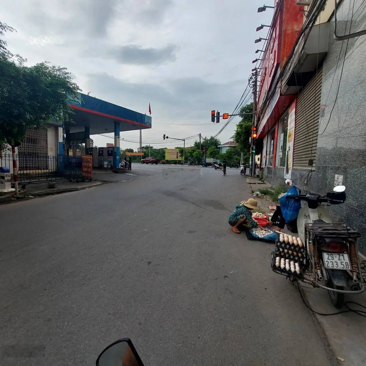 E bán lô đất full thổ cư tổ 10, thị trấn Quang Minh, ngõ ô tô thông 68m2, giá 37 triệu/m2
