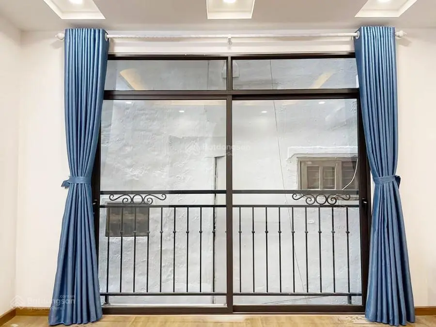 Nhỉnh 6 tỷ có nhà kim mã đẹp tặng nội thất, ngõ 3 gác ở sướng 33m2x5 tầng