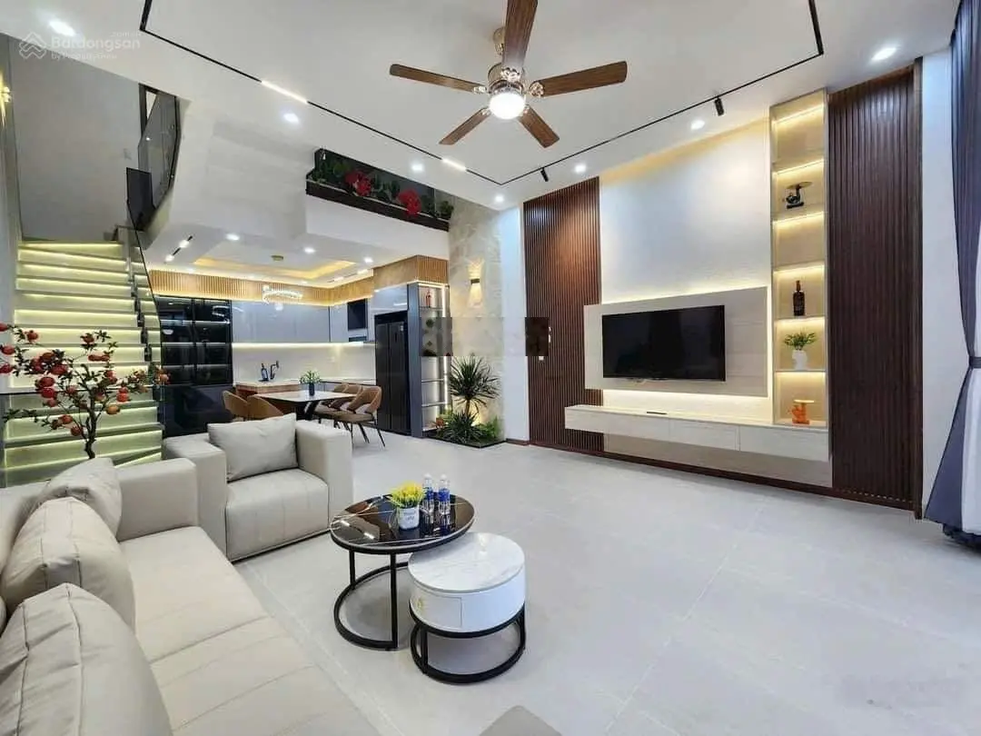 Chủ bán gấp nhà sang Trung Quốc định cư với con nhà HXH 418/ Trần Phú, P7, Quận 5, 64m2, 3tỷ570tr