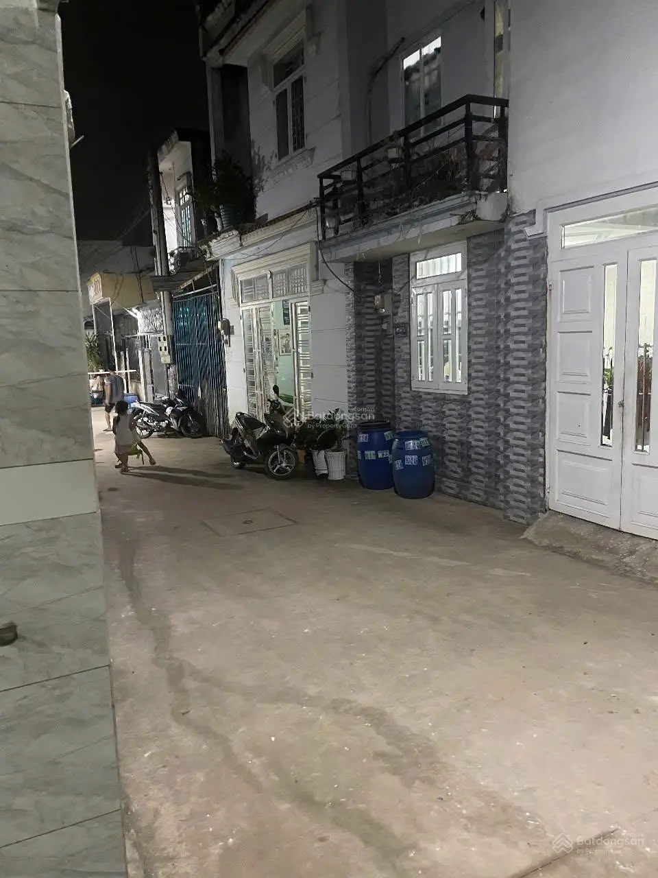 Bán căn nhà sổ chung 4x12m gác lửng giá rẻ