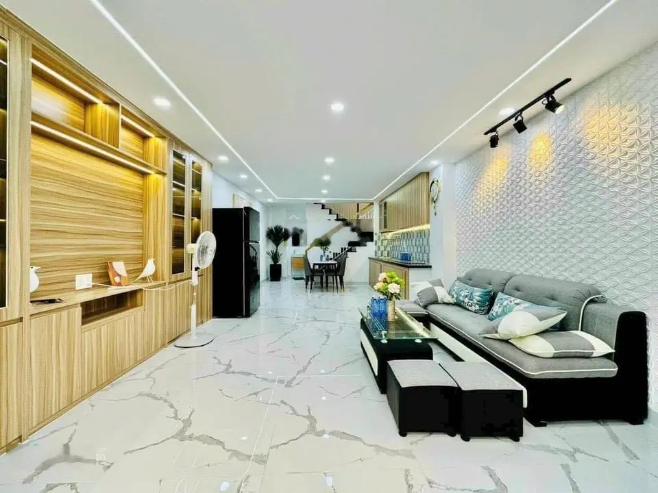 Nhà đẹp bán gấp Đào Duy Từ, P. 17, Phú Nhuận, DT: 52,8m2, (đang cho thuê 15tr/th)