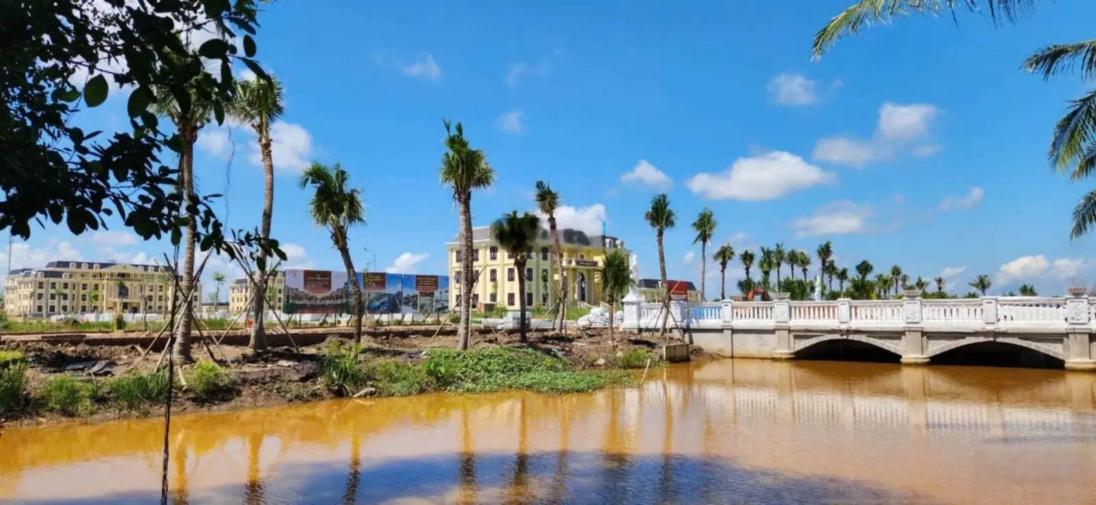Bán đất nền dự án tại Agora City, giá tốt, nền góc view công viên diện tích 211m2 sổ hồng riêng