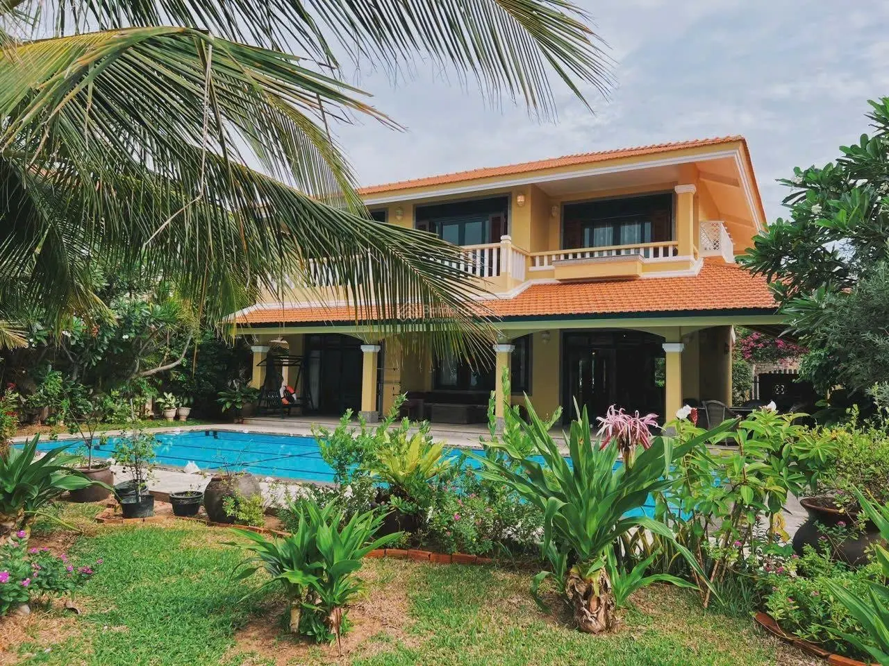 Bán căn biệt thự VIP khu Domain Mũi Né diện tích 985m2 có hồ bơi