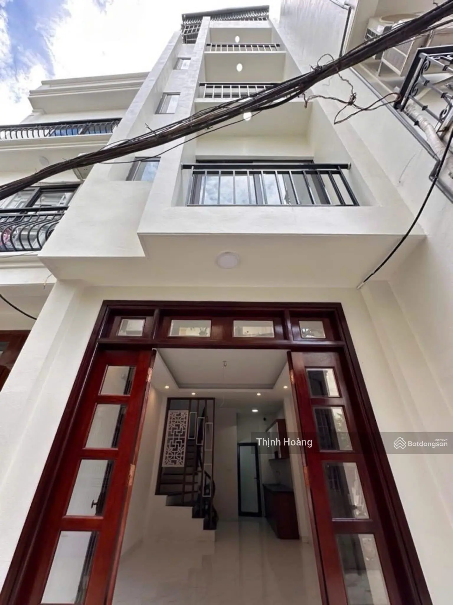 Bán nhà đẹp 5 tầng - vị trí thuận lợi - thiết kế hiện đại - tại ngõ 68 Nguyễn Văn Linh
