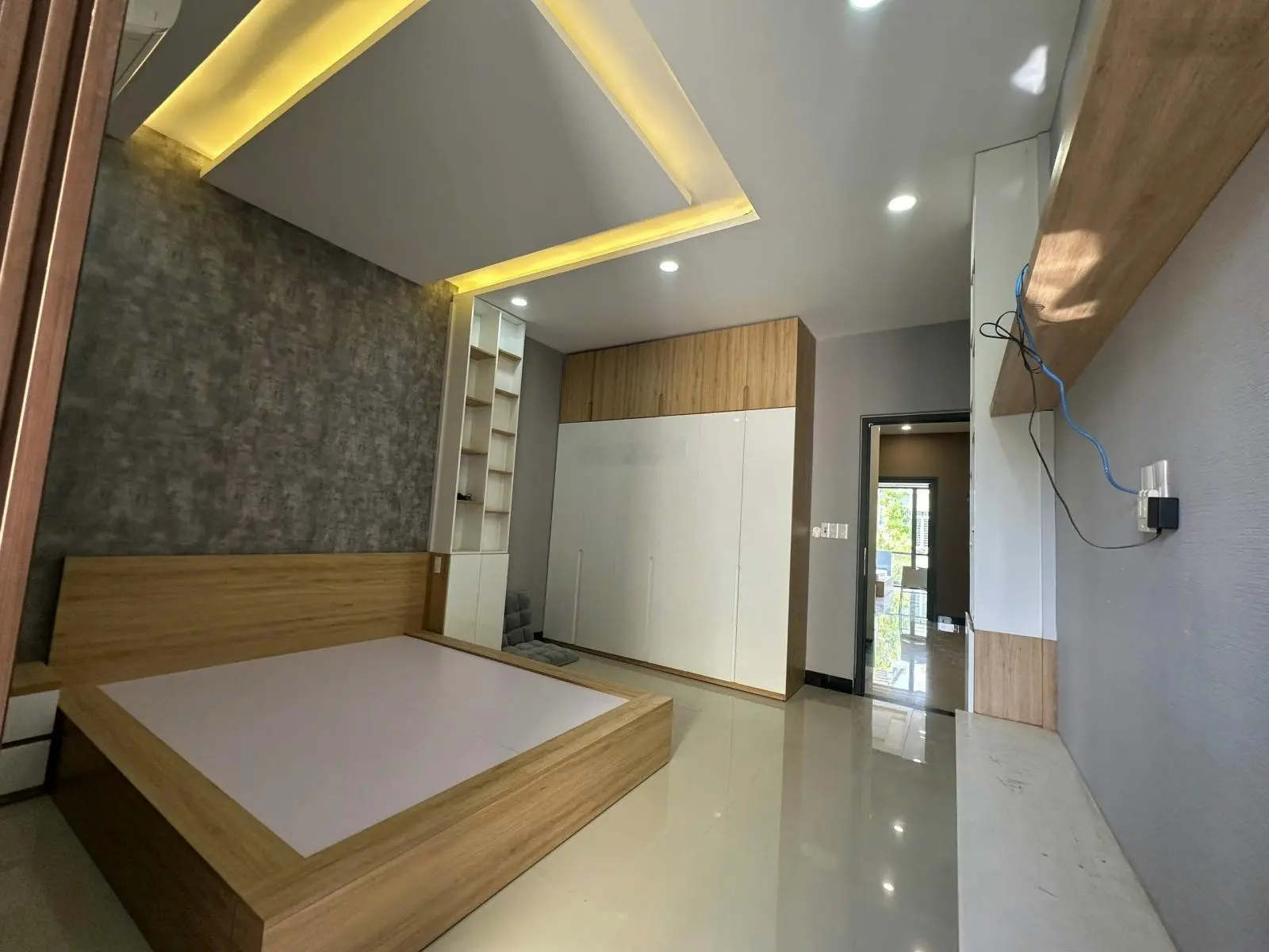 Bán nhà đẹp 4 tầng mặt tiền kinh doanh ngay siêu thị Lotte Mart - Hải Châu, Đà Nẵng chỉ 6,2 tỷ TL