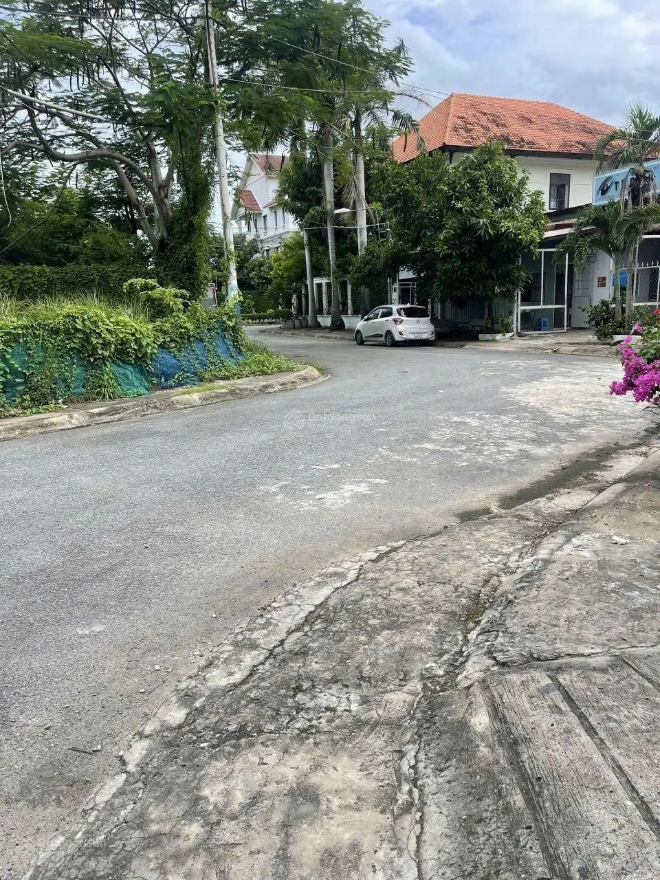 Bán Nền đất góc 2MT dg B7 dt: 117,4m2 dg Rộng 12M Xây 1ham 5Tang Giáp Khu Thái Sơn