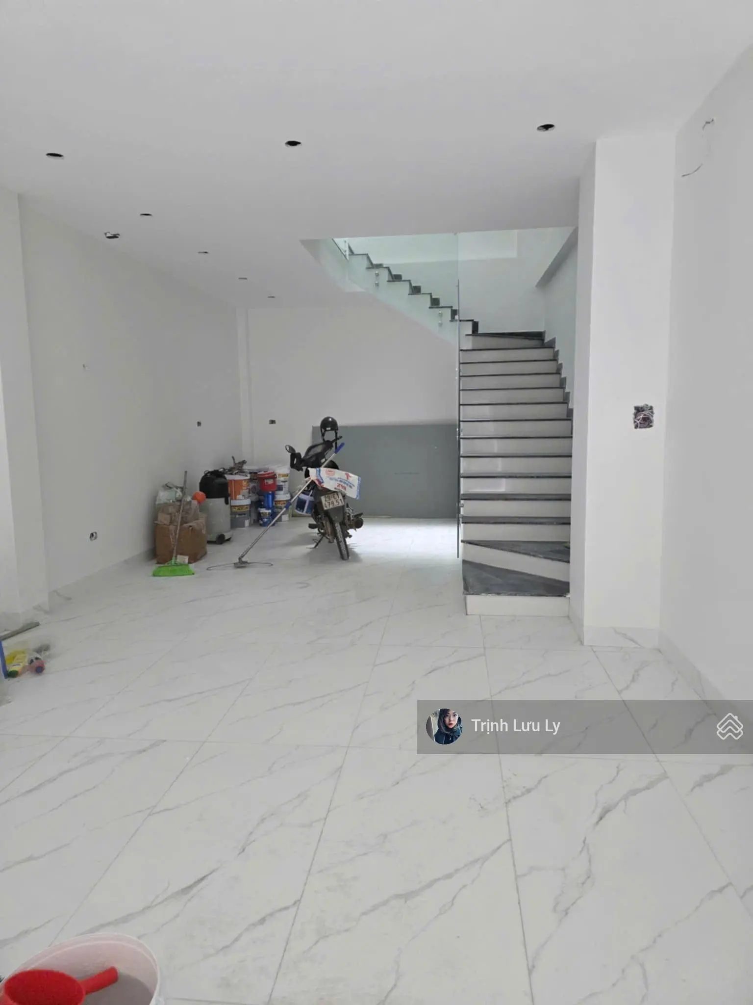 Bán nhà 24 Đặng Tiến Đông 44 m2 Cách phố một nhà Ô tô sát nhà Giá 15.3 tỷ có thương lượng