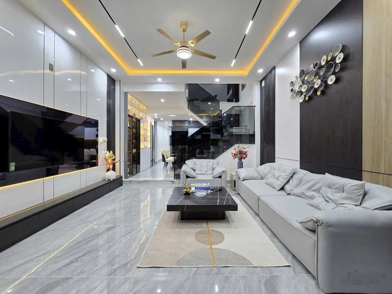 Bán siêu phẩm thiết kế Luxury, full nội thất hiện đại, cách biển 500m, sân ô tô. LH 0937 894 ***